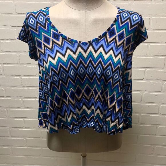 Ultra Flirt Tops - NWT Ultra Flirt Aztec Rayon Blend Hi Low Shirt Top